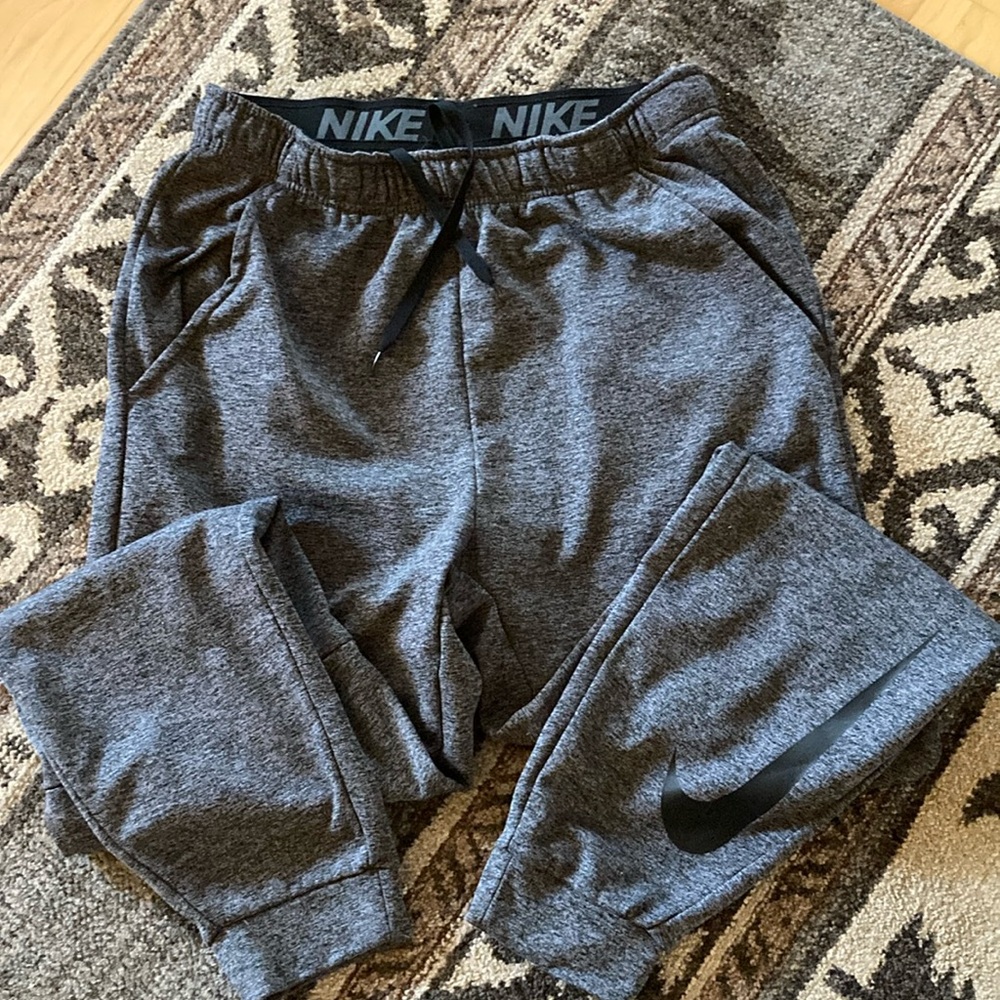 Men’s Nike Fleece Lined Joggers (M)